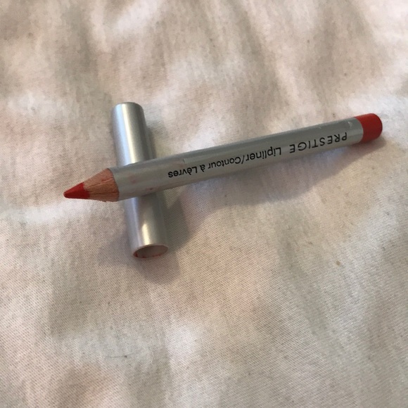 Prestige Lip Liner- L201 Poppy - Picture 1 of 3